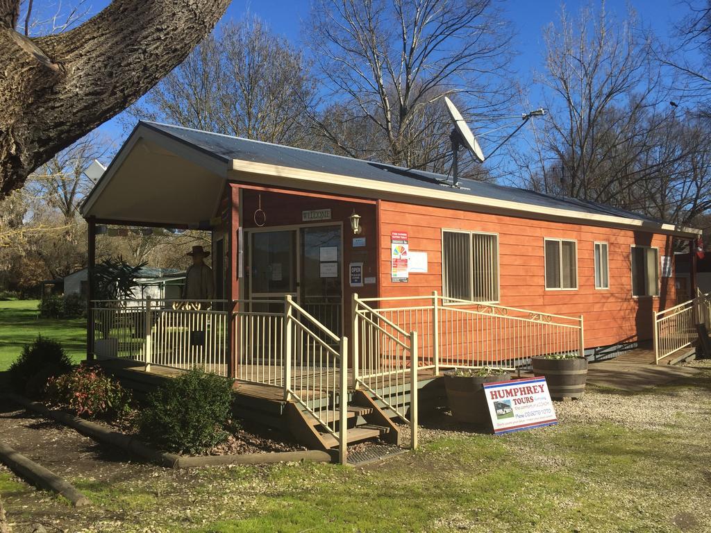 Colac Colac Caravan Park Corryong Luaran gambar