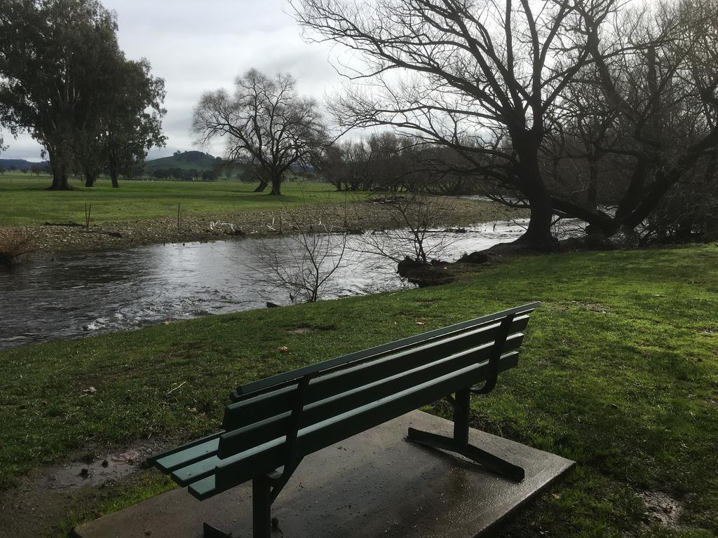 Colac Colac Caravan Park Corryong Luaran gambar