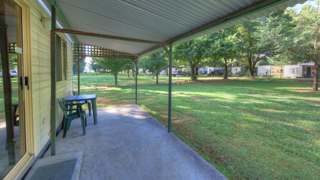 Colac Colac Caravan Park Corryong Luaran gambar